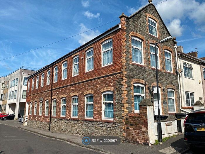 2 Bedroom Flat To Rent In Unity Street, Kingswood, Bristol, BS15