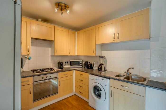 1 Bedroom Flat To Rent In Elm Grove, SE15