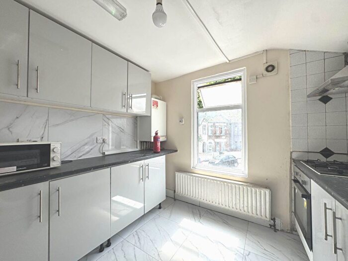 3 Bedroom Flat To Rent In Katherine Road, East Ham, E6