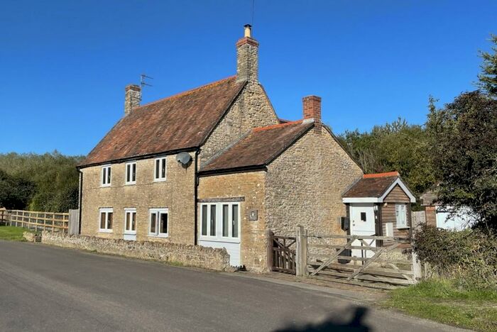 3 Bedroom Detached House For Sale In , BA8