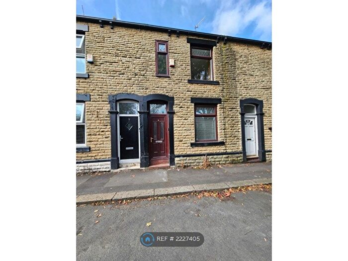 3 Bedroom Terraced House To Rent In Society Street, Shaw, Oldham, OL2