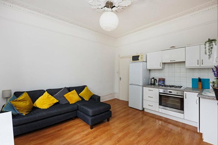 2 Bedroom Flat To Rent In Wray Crescent, London, N4