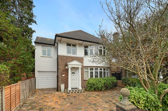 4 Bedroom Detached House To Rent In Sheen Lane, London, SW14