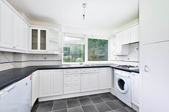 2 Bedroom Flat To Rent In Watford Road, Croxley Green, WD3