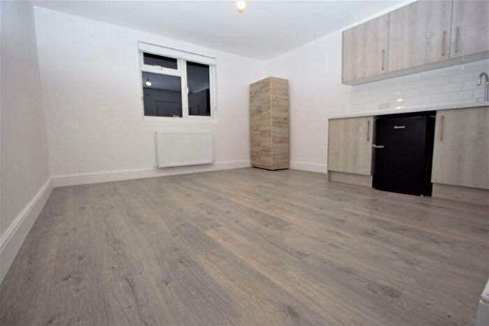 Property To Rent In Regents Park Road, Finchley, N3