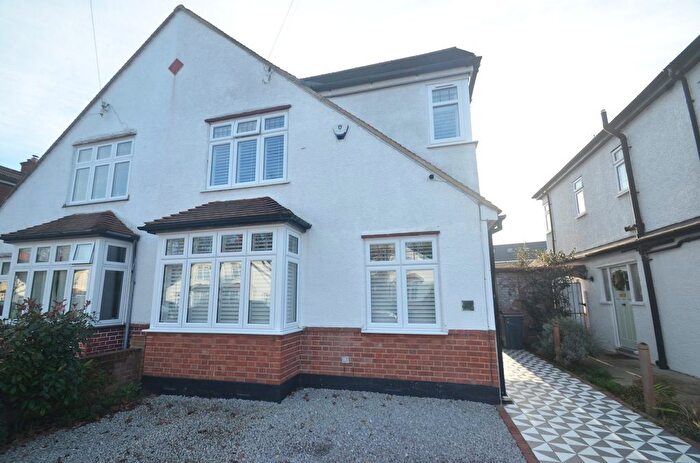 4 Bedroom Semi Detached House For Sale In Firsby Avenue, Shirley, Croydon, CR0