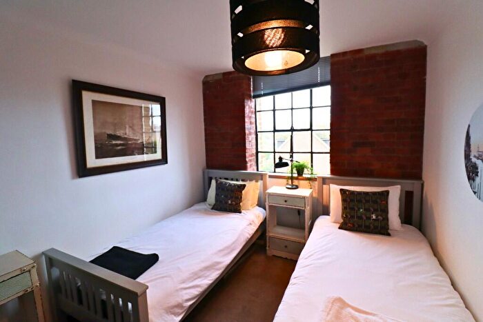 2 Bedroom Apartment To Rent In Bourneside Road, Addlestone, Surrey, KT15