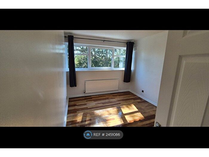 2 Bedroom Flat To Rent In Allesley Hall Drive, Coventry, CV5
