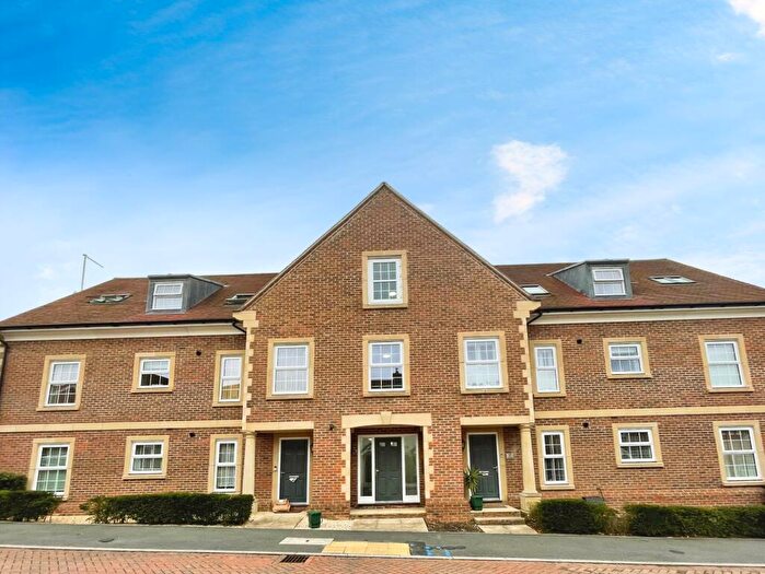 2 Bedroom Flat For Sale In Corbel Rise, Chineham, RG24