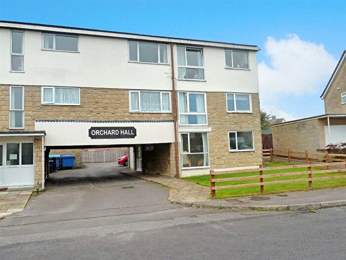 2 Bedroom Flat To Rent In Hawthorn Grove, Trowbridge, BA14