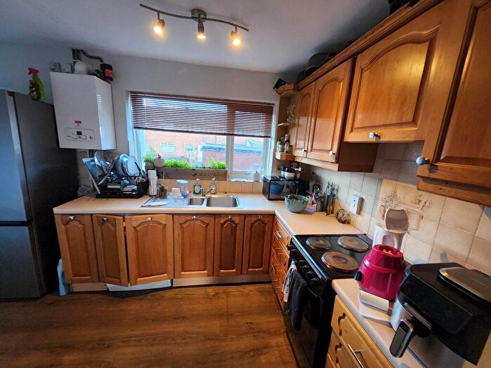 3 Bedroom Semi-Detached House To Rent In Wealcroft, Gateshead, NE10