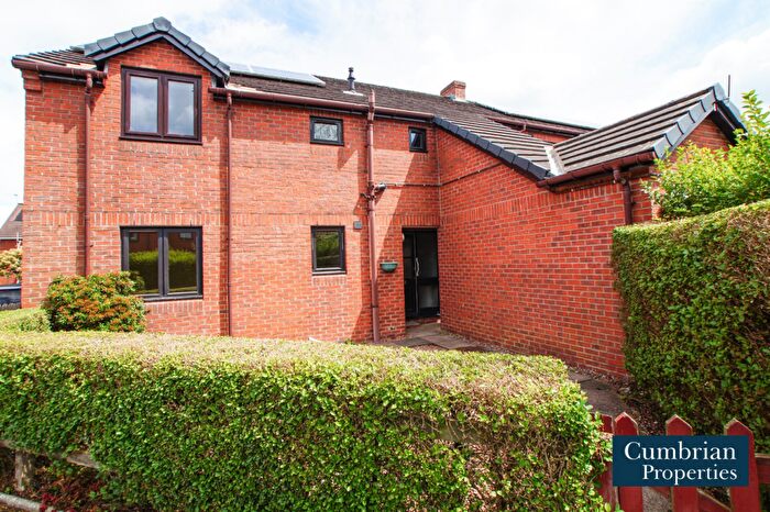 2 Bedroom Flat For Sale In Oakwell Court, Beckside Gardens, Brampton, CA8