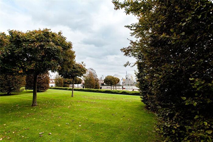 1 Bedroom Flat To Rent In Adlay Apartments, Millet Place, E16