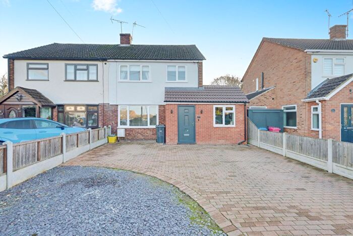 3 Bedroom Semi-detached House For Sale In Lodge Close, Benfleet, SS7