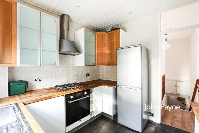 2 Bedroom Maisonette To Rent In Charlton Road London, SE7