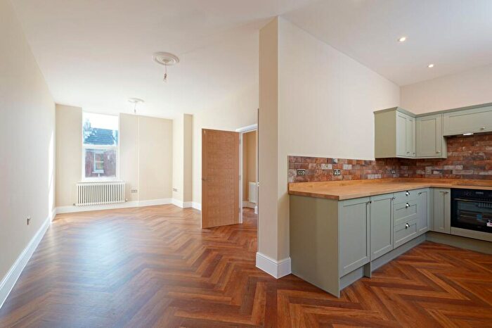 4 Bedroom Town House For Sale In The Crescent, Sandgate, CT20