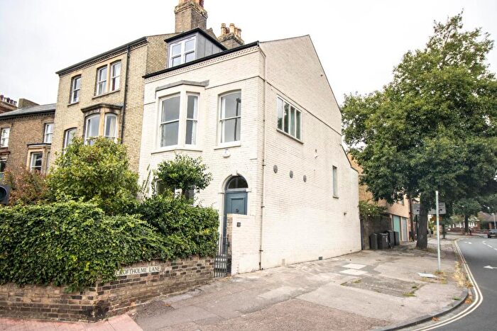 6 Bedroom Semi-Detached House To Rent In Chesterton Road, Cambridge, CB4