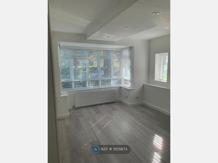 2 Bedroom Flat To Rent In Hartington Road, London, W13