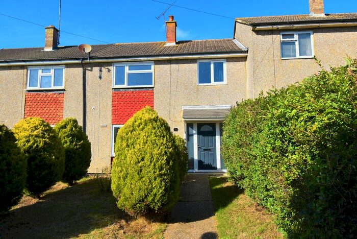 3 Bedroom Property To Rent In Bybrook Road, Kennington, TN24