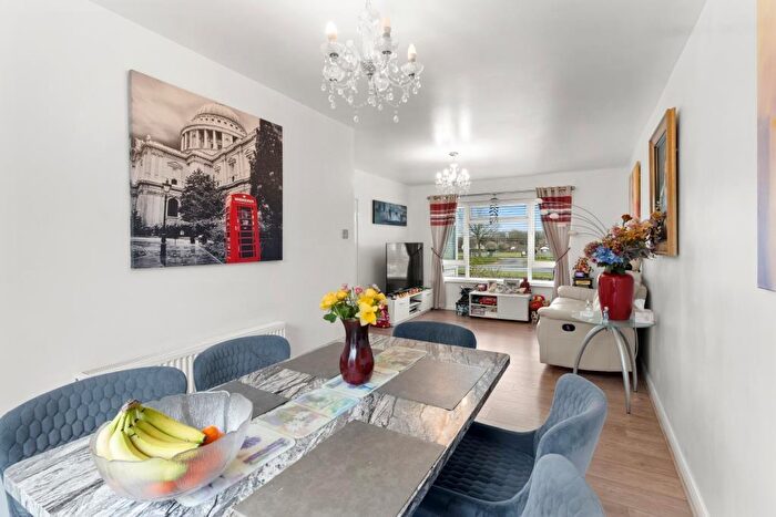 3 Bedroom Semi-Detached House For Sale In Bernhard Gardens, Polegate, BN26