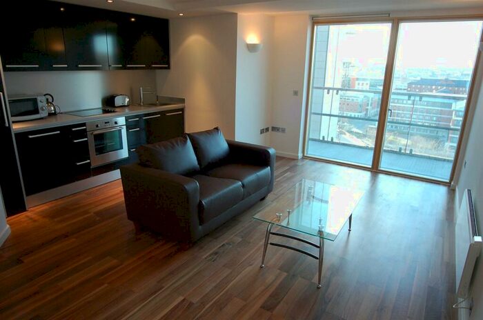 2 Bedroom Apartment To Rent In West Point, Wellington Street, LS1