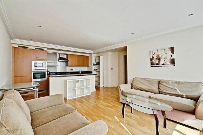 2 Bedroom Flat To Rent In Town Meadow, Brentford, TW8
