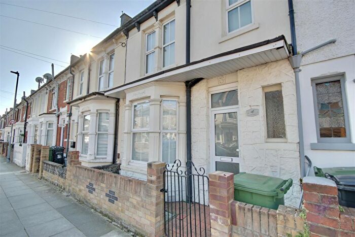 3 Bedroom Terraced House To Rent In Kendal Avenue, Portsmouth, PO3