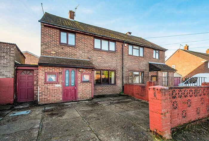 3 Bedroom Semi Detached House For Sale In Caley Road, Tunbridge Wells, Kent, TN2
