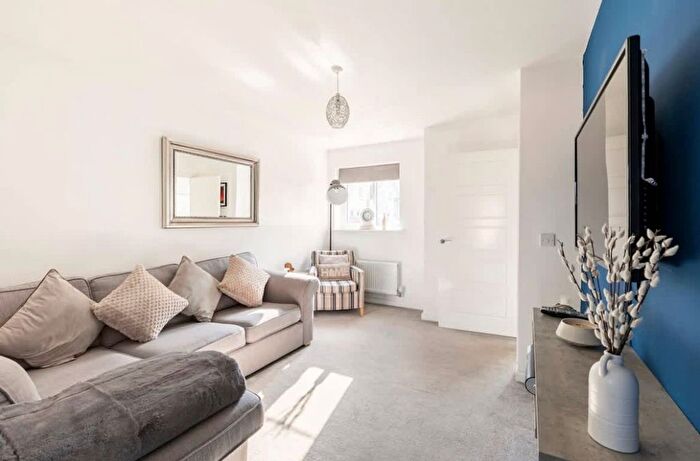 2 Bedroom Flat To Rent In Pentre-Chwyth, SA1