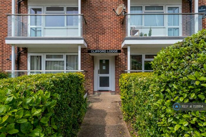2 Bedroom Flat To Rent In Clifford Lodge, London, N3