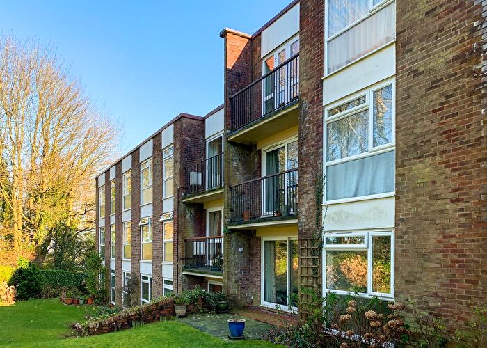 2 Bedroom Property To Rent In Kings Court, Crowborough, TN6
