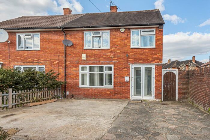 3 Bedroom Terraced House To Rent In Monksfield Way, Berkshire, SL2