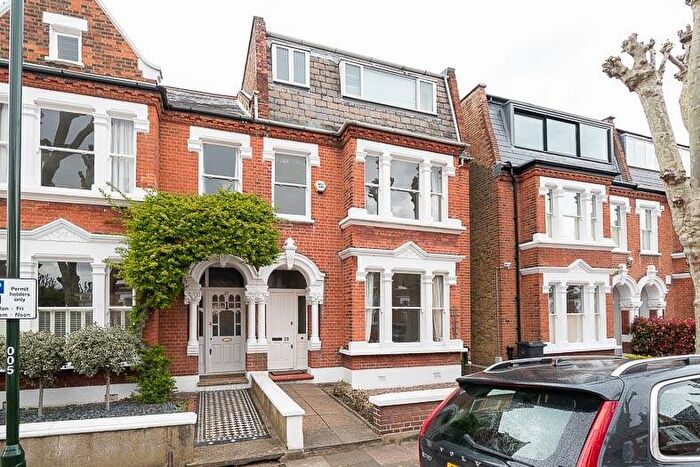 4 Bedroom Semi-Detached House To Rent In Baronsmead Road, SW13