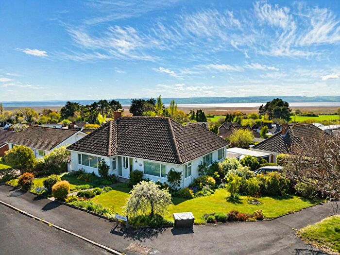 4 Bedroom Bungalow For Sale In Teals Way, Heswall, Wirral, CH60