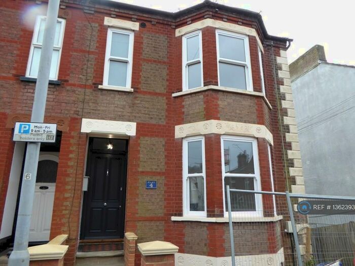 2 Bedroom Maisonette To Rent In Clarendon Road, Luton, LU2
