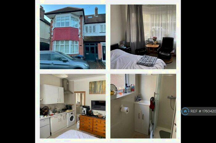 Studio To Rent In Sussex Way, London, EN4