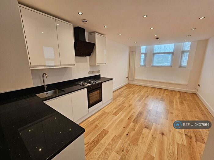 2 Bedroom Flat To Rent In Sunningfields Road, London, NW4