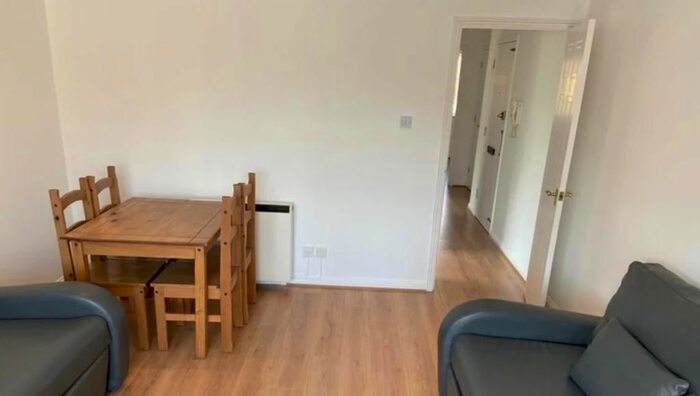 2 Bedroom Flat To Rent In Sheppard Drive, London, SE16