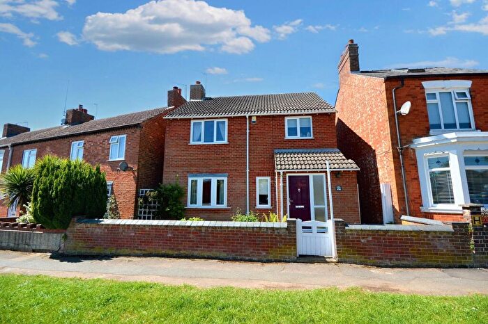 3 Bedroom Detached House For Sale In Station Road, Earls Barton, Northampton, NN6