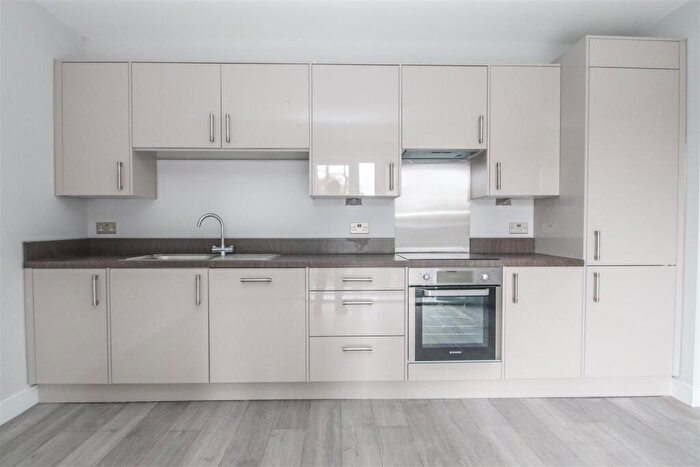 2 Bedroom Apartment To Rent In Victoria Avenue, Southend-On-Sea, SS2