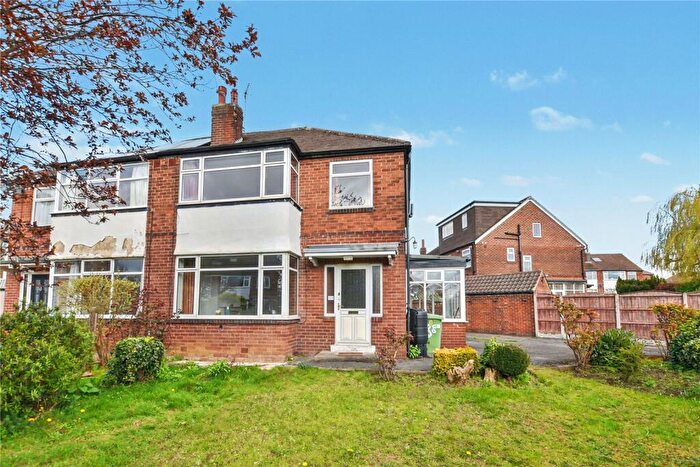 3 Bedroom Semi Detached House For Sale In Gledhow Grange View, Roundhay, Leeds, LS8