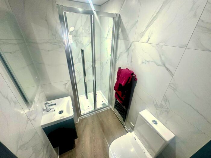 Flat To Rent In Attercliffe Road, Sheffield, S9