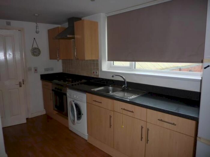 1 Bedroom Flat To Rent In Commercial Road, Weymouth, DT4