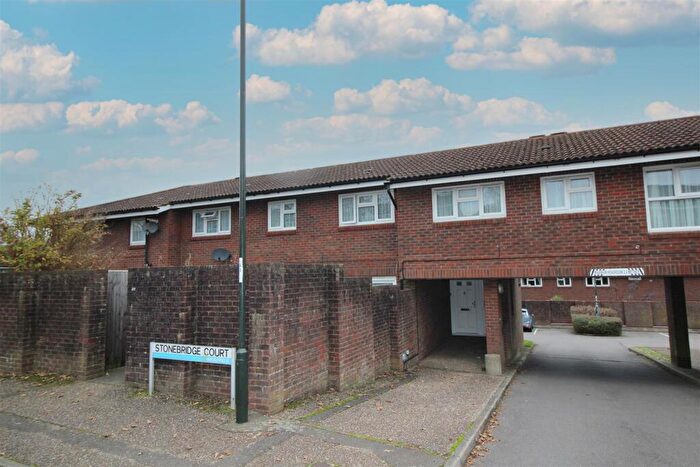 1 Bedroom Flat To Rent In Iveagh Close, Tollgate Hill, Broadfield, Crawley, West Sussex., RH11