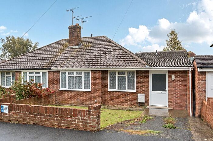 3 Bedroom Semi-Detached Bungalow For Sale In Barton Road, Canterbury, CT1
