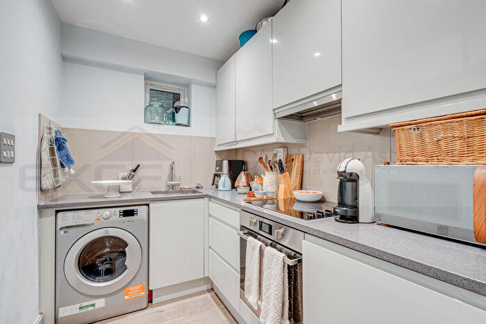 1 Bedroom Apartment To Rent In Rothwell Street, Primrose Hill, London, NW1