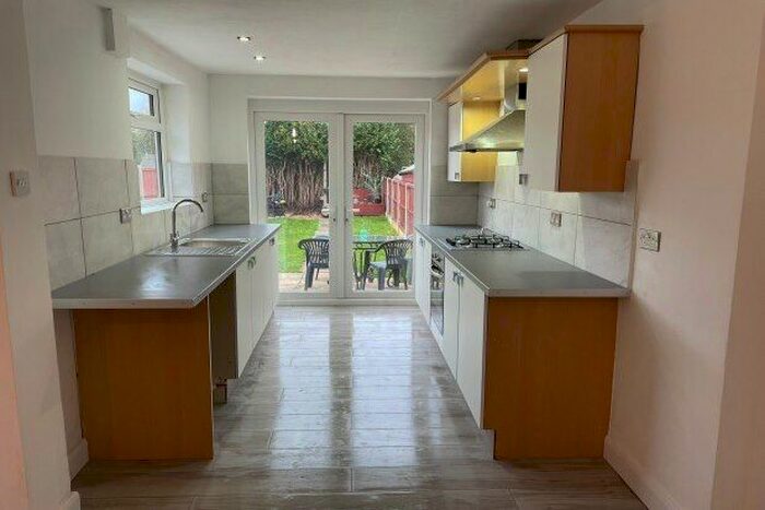 2 Bedroom End Of Terrace House To Rent In Wilford Crescent, Nottingham, NG11