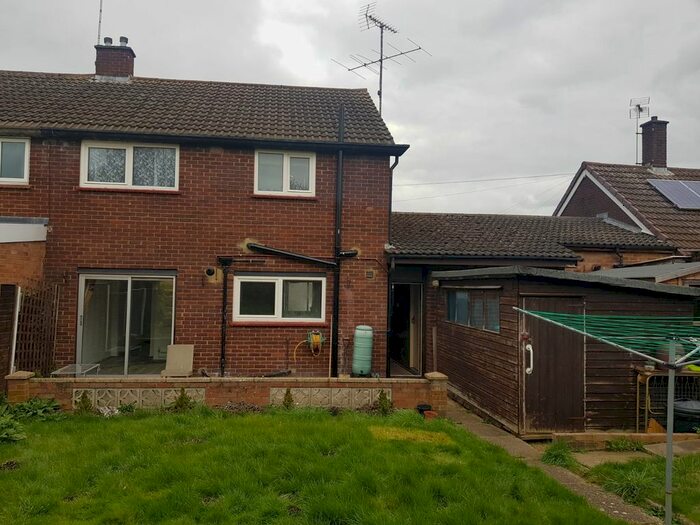 3 Bedroom Semi-Detached House To Rent In Water Eaton Road, Bletchley, Milton Keynes, MK2