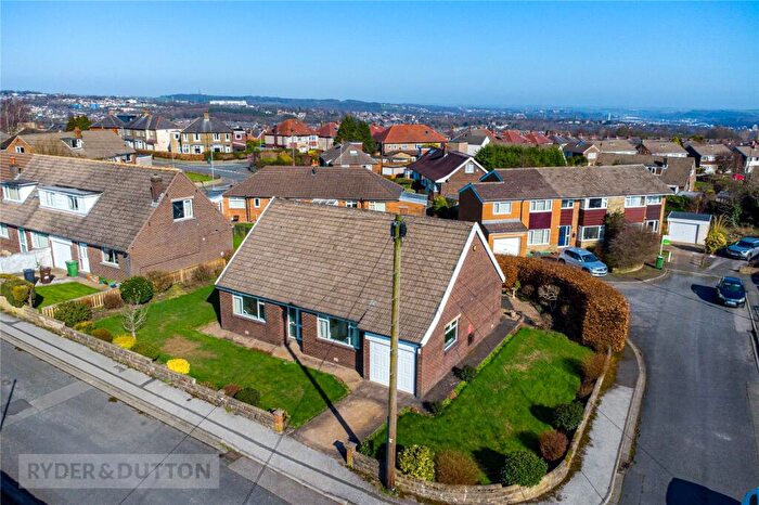 3 Bedroom Bungalow For Sale In Boothroyd Drive, Crosland Hill, Huddersfield, West Yorkshire, HD4