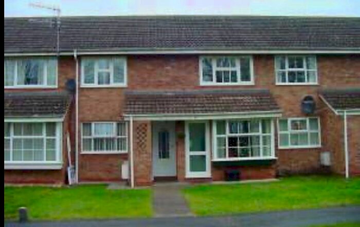 2 Bedroom Maisonette To Rent In Chesford Grove, Stratford-Upon-Avon, Warwickshire, CV37